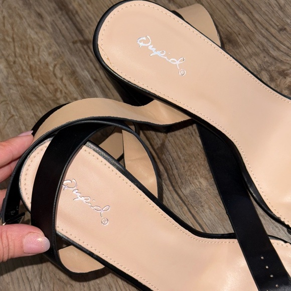 Qupid • Kancy Ankle Strap Heeled Sandals - Picture 4 of 8